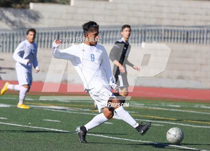 Thumbnail 3 in San Diego vs. San Ysidro (San Diego Holiday Tournament) photogallery.