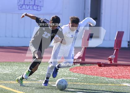 Thumbnail 2 in San Diego vs. San Ysidro (San Diego Holiday Tournament) photogallery.