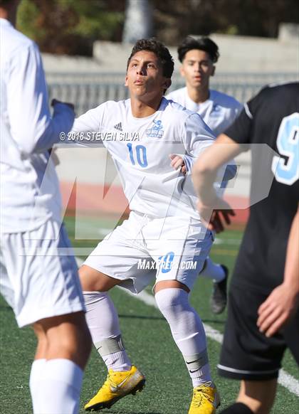 Thumbnail 1 in San Diego vs. San Ysidro (San Diego Holiday Tournament) photogallery.