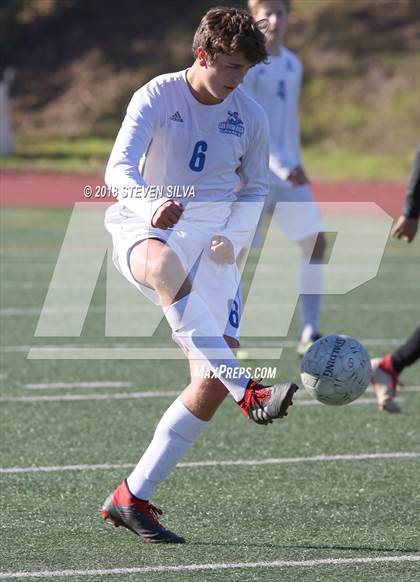 Thumbnail 2 in San Diego vs. San Ysidro (San Diego Holiday Tournament) photogallery.