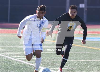 Thumbnail 2 in San Diego vs. San Ysidro (San Diego Holiday Tournament) photogallery.