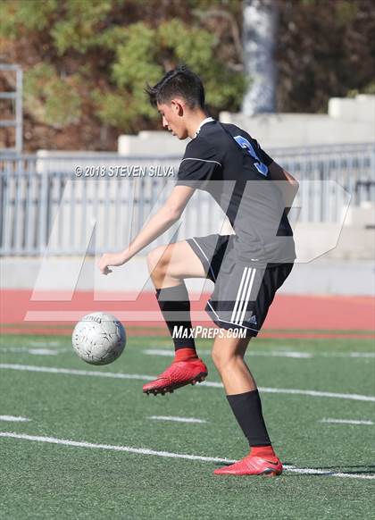 Thumbnail 3 in San Diego vs. San Ysidro (San Diego Holiday Tournament) photogallery.
