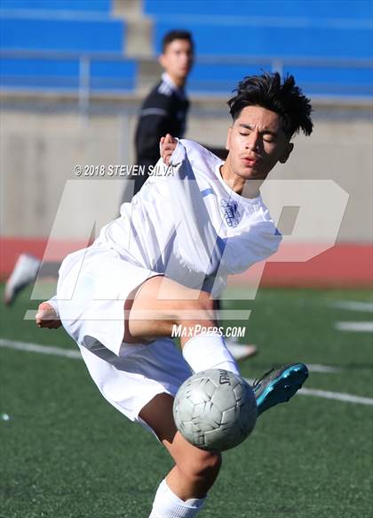 Thumbnail 3 in San Diego vs. San Ysidro (San Diego Holiday Tournament) photogallery.