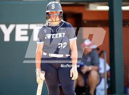 Thumbnail 3 in Bullard vs. Sweeny (UIL 4A Softball Semifinal) photogallery.