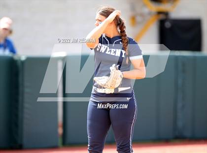 Thumbnail 2 in Bullard vs. Sweeny (UIL 4A Softball Semifinal) photogallery.