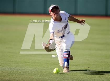 Thumbnail 3 in Bullard vs. Sweeny (UIL 4A Softball Semifinal) photogallery.