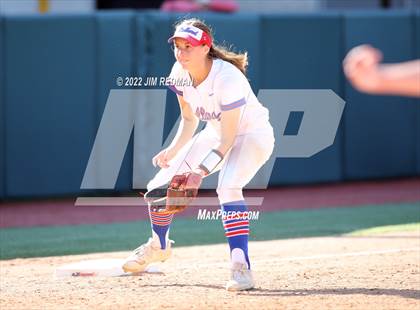 Thumbnail 2 in Bullard vs. Sweeny (UIL 4A Softball Semifinal) photogallery.