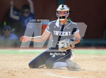 Thumbnail 1 in Bullard vs. Sweeny (UIL 4A Softball Semifinal) photogallery.