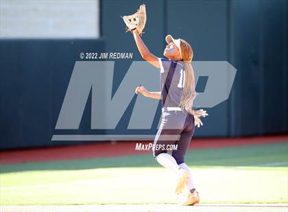 Thumbnail 3 in Bullard vs. Sweeny (UIL 4A Softball Semifinal) photogallery.