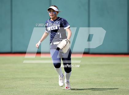 Thumbnail 2 in Bullard vs. Sweeny (UIL 4A Softball Semifinal) photogallery.