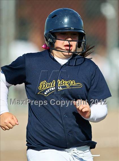 Thumbnail 2 in Highland vs Golden Valley (Mira Monte Invitational) photogallery.