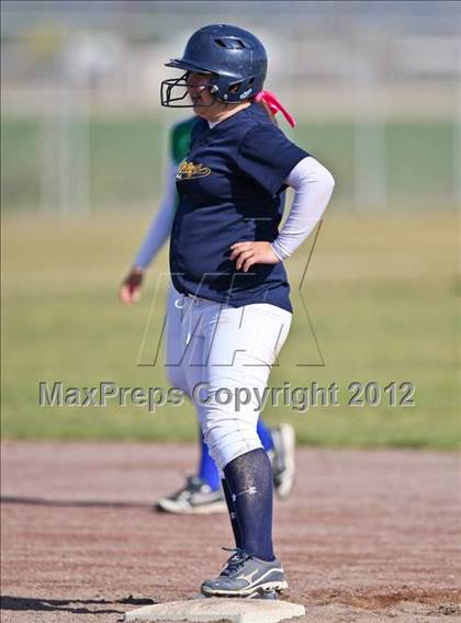 Thumbnail 3 in Highland vs Golden Valley (Mira Monte Invitational) photogallery.