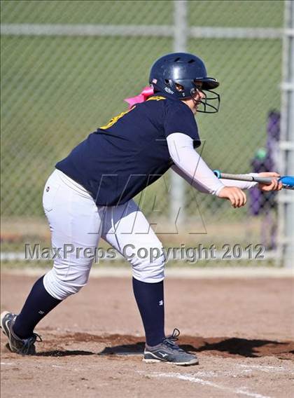 Thumbnail 2 in Highland vs Golden Valley (Mira Monte Invitational) photogallery.