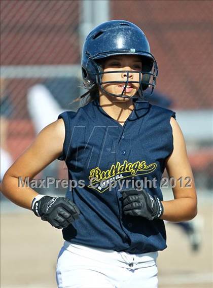 Thumbnail 3 in Highland vs Golden Valley (Mira Monte Invitational) photogallery.