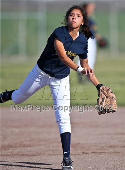 Thumbnail 3 in Highland vs Golden Valley (Mira Monte Invitational) photogallery.