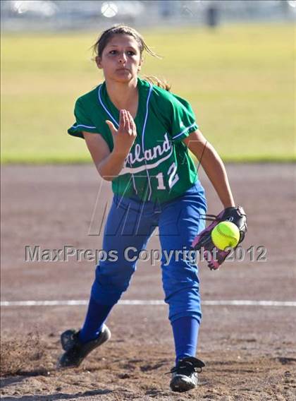 Thumbnail 1 in Highland vs Golden Valley (Mira Monte Invitational) photogallery.