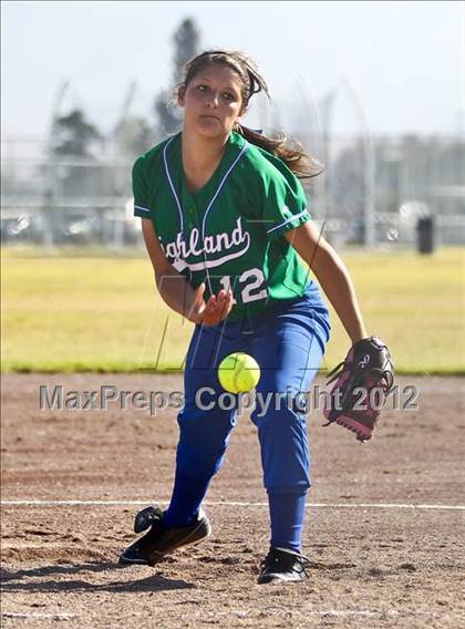 Thumbnail 3 in Highland vs Golden Valley (Mira Monte Invitational) photogallery.