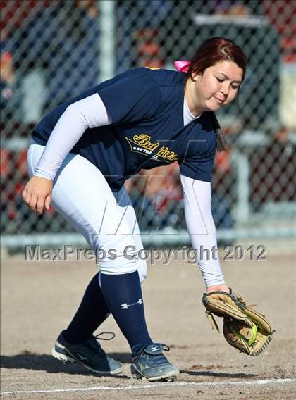 Thumbnail 2 in Highland vs Golden Valley (Mira Monte Invitational) photogallery.