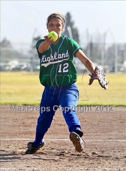 Thumbnail 3 in Highland vs Golden Valley (Mira Monte Invitational) photogallery.
