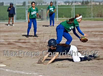 Thumbnail 2 in Highland vs Golden Valley (Mira Monte Invitational) photogallery.