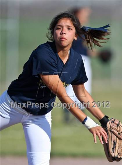 Thumbnail 1 in Highland vs Golden Valley (Mira Monte Invitational) photogallery.