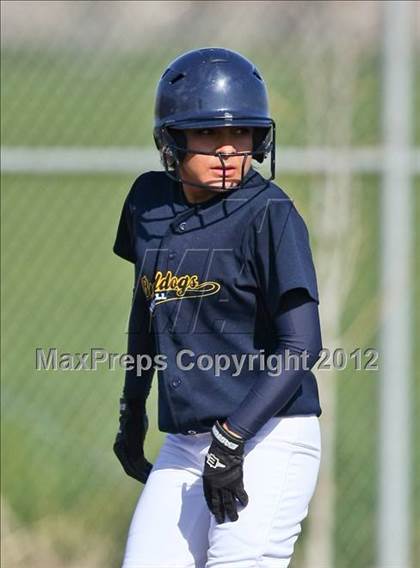 Thumbnail 2 in Highland vs Golden Valley (Mira Monte Invitational) photogallery.