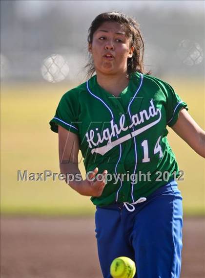 Thumbnail 3 in Highland vs Golden Valley (Mira Monte Invitational) photogallery.