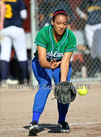 Thumbnail 2 in Highland vs Golden Valley (Mira Monte Invitational) photogallery.