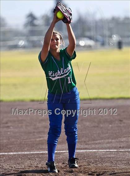 Thumbnail 2 in Highland vs Golden Valley (Mira Monte Invitational) photogallery.