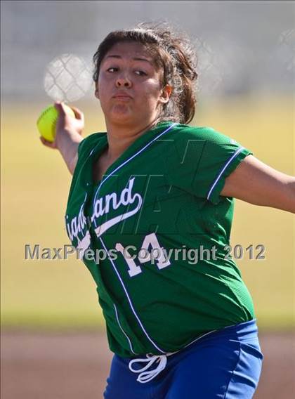 Thumbnail 2 in Highland vs Golden Valley (Mira Monte Invitational) photogallery.