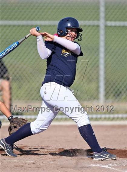 Thumbnail 3 in Highland vs Golden Valley (Mira Monte Invitational) photogallery.