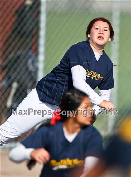 Thumbnail 3 in Highland vs Golden Valley (Mira Monte Invitational) photogallery.