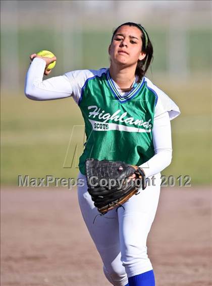 Thumbnail 3 in Highland vs Golden Valley (Mira Monte Invitational) photogallery.