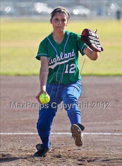 Thumbnail 1 in Highland vs Golden Valley (Mira Monte Invitational) photogallery.