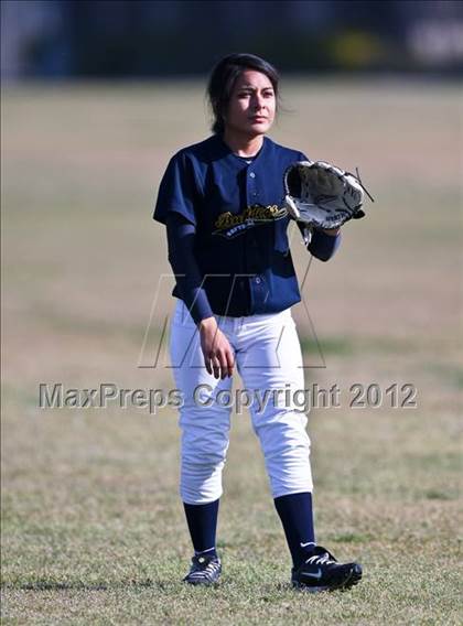 Thumbnail 3 in Highland vs Golden Valley (Mira Monte Invitational) photogallery.