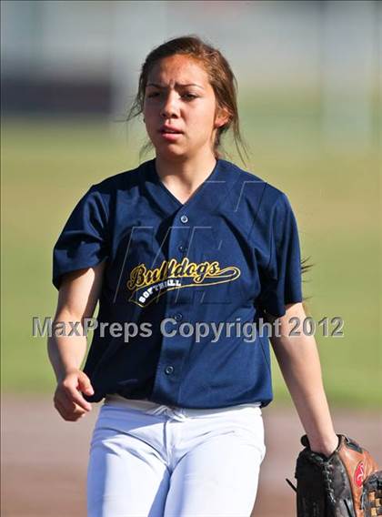 Thumbnail 2 in Highland vs Golden Valley (Mira Monte Invitational) photogallery.