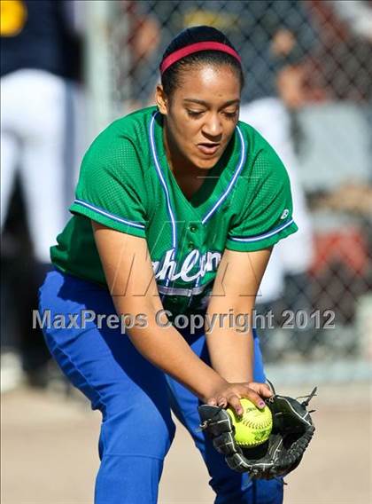 Thumbnail 1 in Highland vs Golden Valley (Mira Monte Invitational) photogallery.