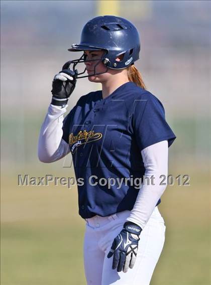 Thumbnail 2 in Highland vs Golden Valley (Mira Monte Invitational) photogallery.