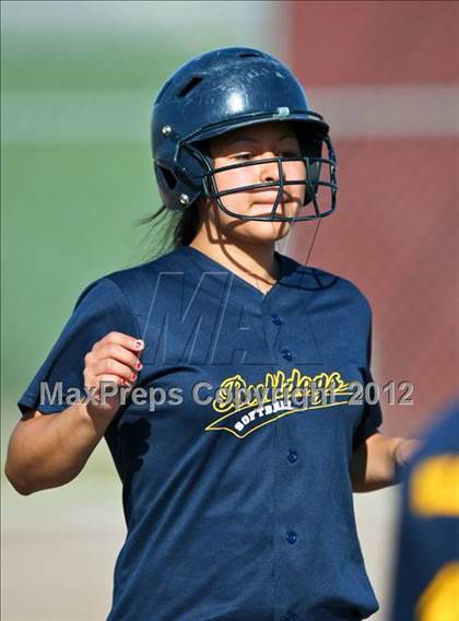 Thumbnail 2 in Highland vs Golden Valley (Mira Monte Invitational) photogallery.