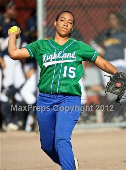 Thumbnail 2 in Highland vs Golden Valley (Mira Monte Invitational) photogallery.