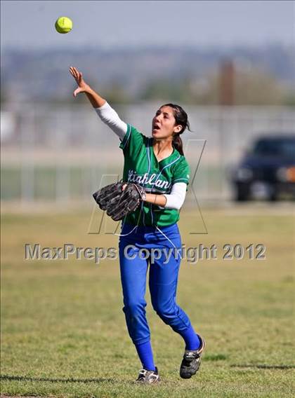 Thumbnail 2 in Highland vs Golden Valley (Mira Monte Invitational) photogallery.