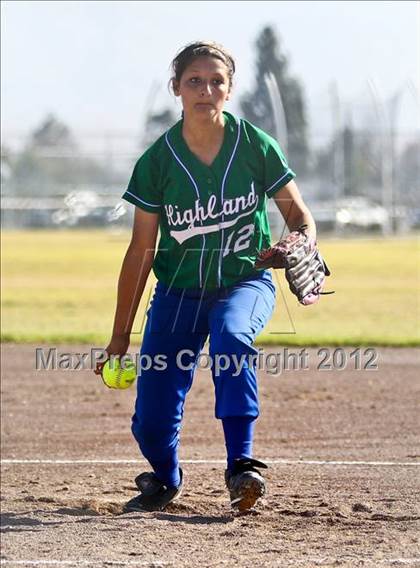 Thumbnail 2 in Highland vs Golden Valley (Mira Monte Invitational) photogallery.