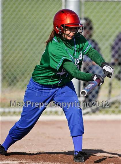 Thumbnail 2 in Highland vs Golden Valley (Mira Monte Invitational) photogallery.