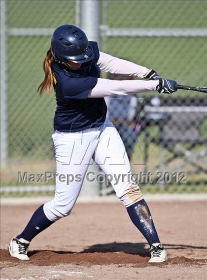 Thumbnail 3 in Highland vs Golden Valley (Mira Monte Invitational) photogallery.