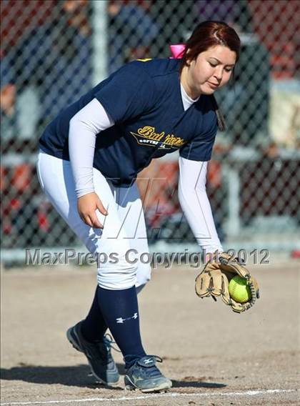 Thumbnail 3 in Highland vs Golden Valley (Mira Monte Invitational) photogallery.