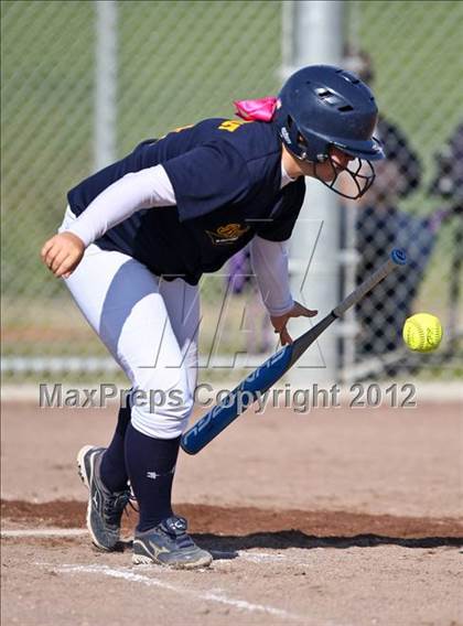 Thumbnail 2 in Highland vs Golden Valley (Mira Monte Invitational) photogallery.