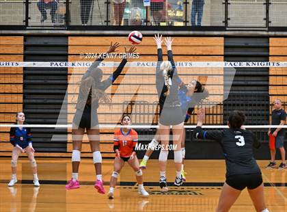 Thumbnail 3 in Mount Paran Christian vs. Columbus photogallery.