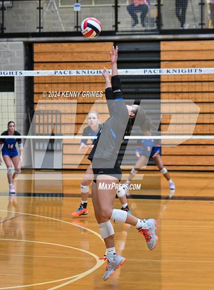 Thumbnail 2 in Mount Paran Christian vs. Columbus photogallery.