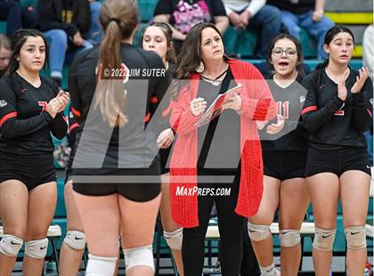 Thumbnail 1 in Three Rivers vs Schulenburg (UIL 2A Region 4 Semifinal Playoff) photogallery.
