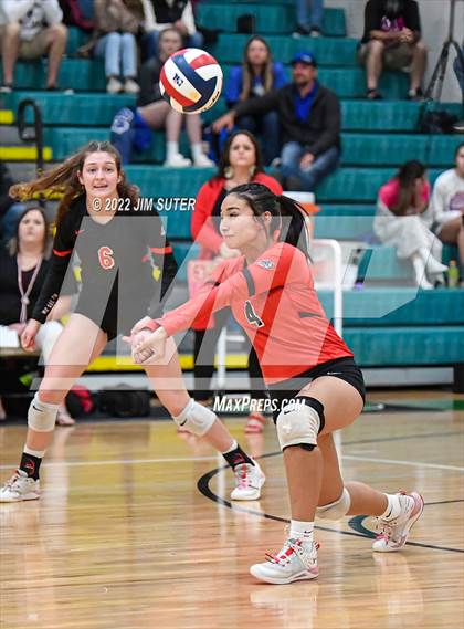 Thumbnail 3 in Three Rivers vs Schulenburg (UIL 2A Region 4 Semifinal Playoff) photogallery.
